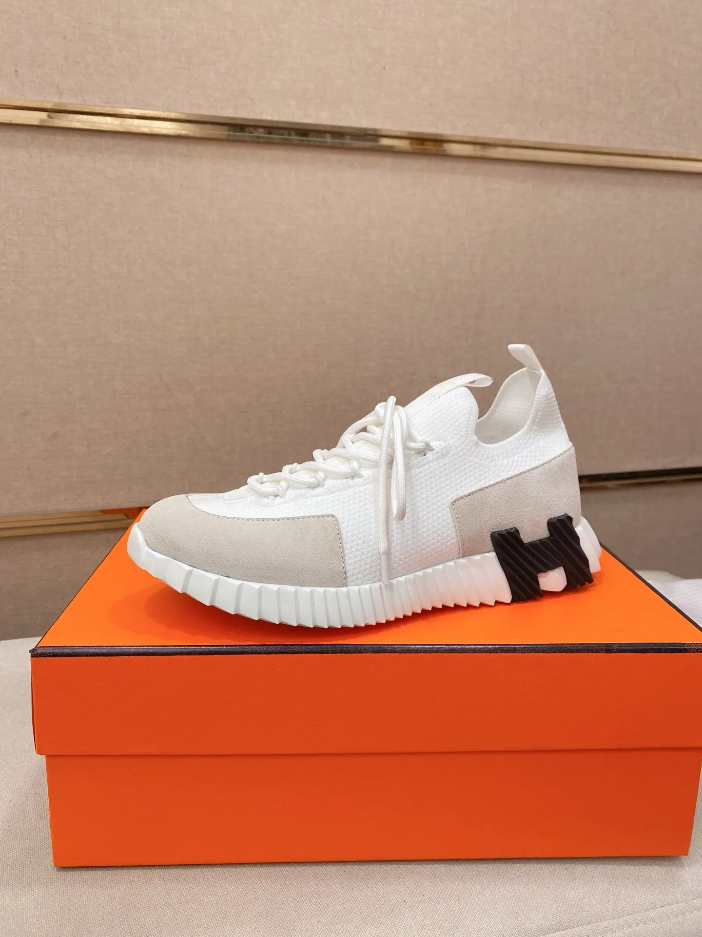 Men's clothing and shoes💰: 620💰《HERMES》【Classic Original Version】Hermès; Top 🔝 Purchasing Agency 🔍🔍Men's latest 🇺🇸 counters are on sale simultaneously, original imported from Italy ▲▲Silk cowhide with breathable fabric ▲▲ (high-end and expensive Qi·Grade) Exquisite workmanship (Italian 🇮🇹Imported water-dyed 🐂cowhide lining) Sole: Original sole provided by the original factory, ⚠️Exclusive double-layer activity·TPR·Rubber·Combined molded outsole; Super·comfortable·wear-resistant·non-slip·environmental protection The real thing is more beautiful if you take the real thing (high quality, follow the order), you can enter and exit the counter at will * Number of yards: 38·39·40·41·42·43·44# (can be customized 45.)